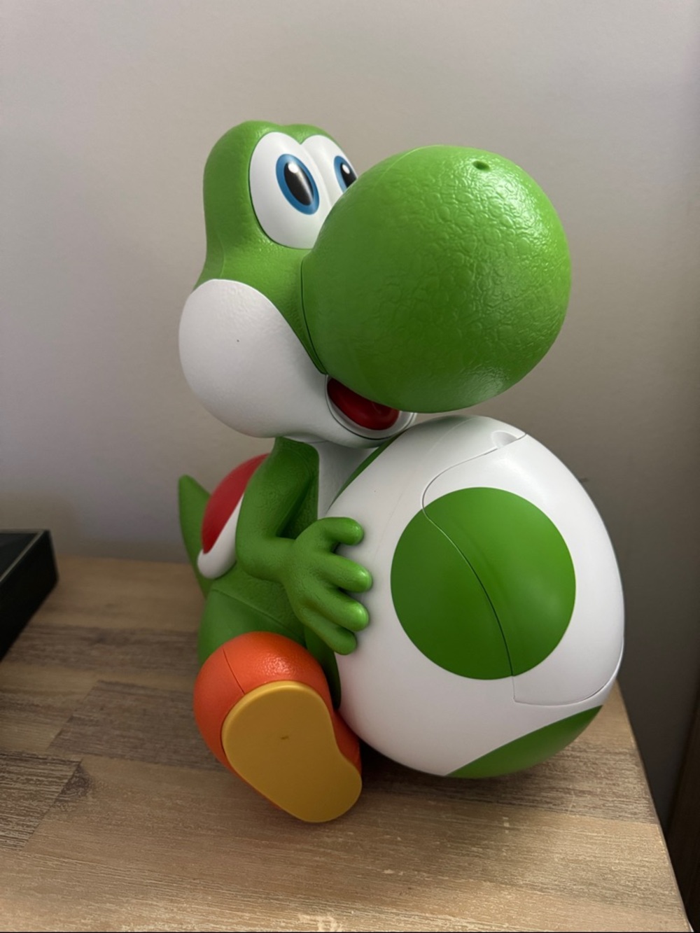 Mario brothers Green Yoshi Figure popcorn bucket
